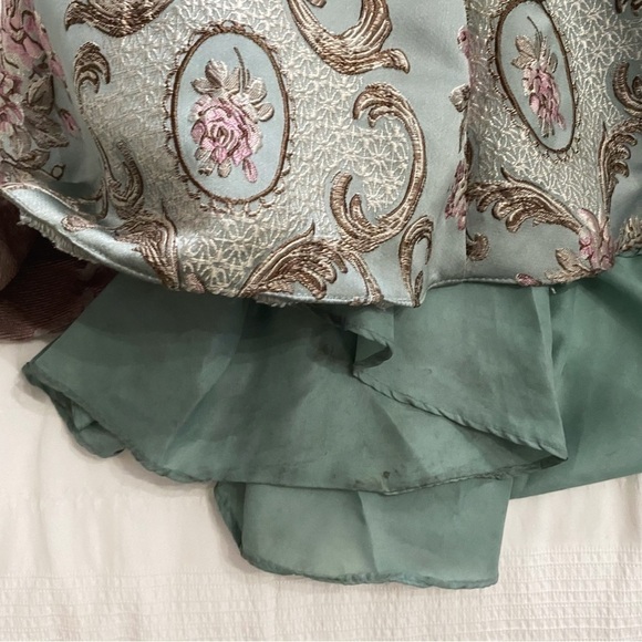 Alyce PARIS 2 PIECES FLORAL EMBROIDERED BROCADE HIGH RISE SKIRT HALTER TOP DRESS - Picture 9 of 10